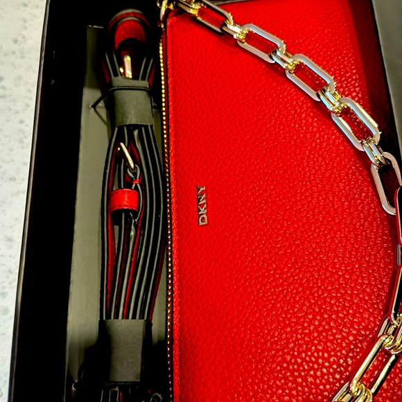 NIB🎁DKNY🎁 Bryant Park Demi Purse Bag w/Chain & Leather Strap🎁❣️Handbag - Picture 6 of 9